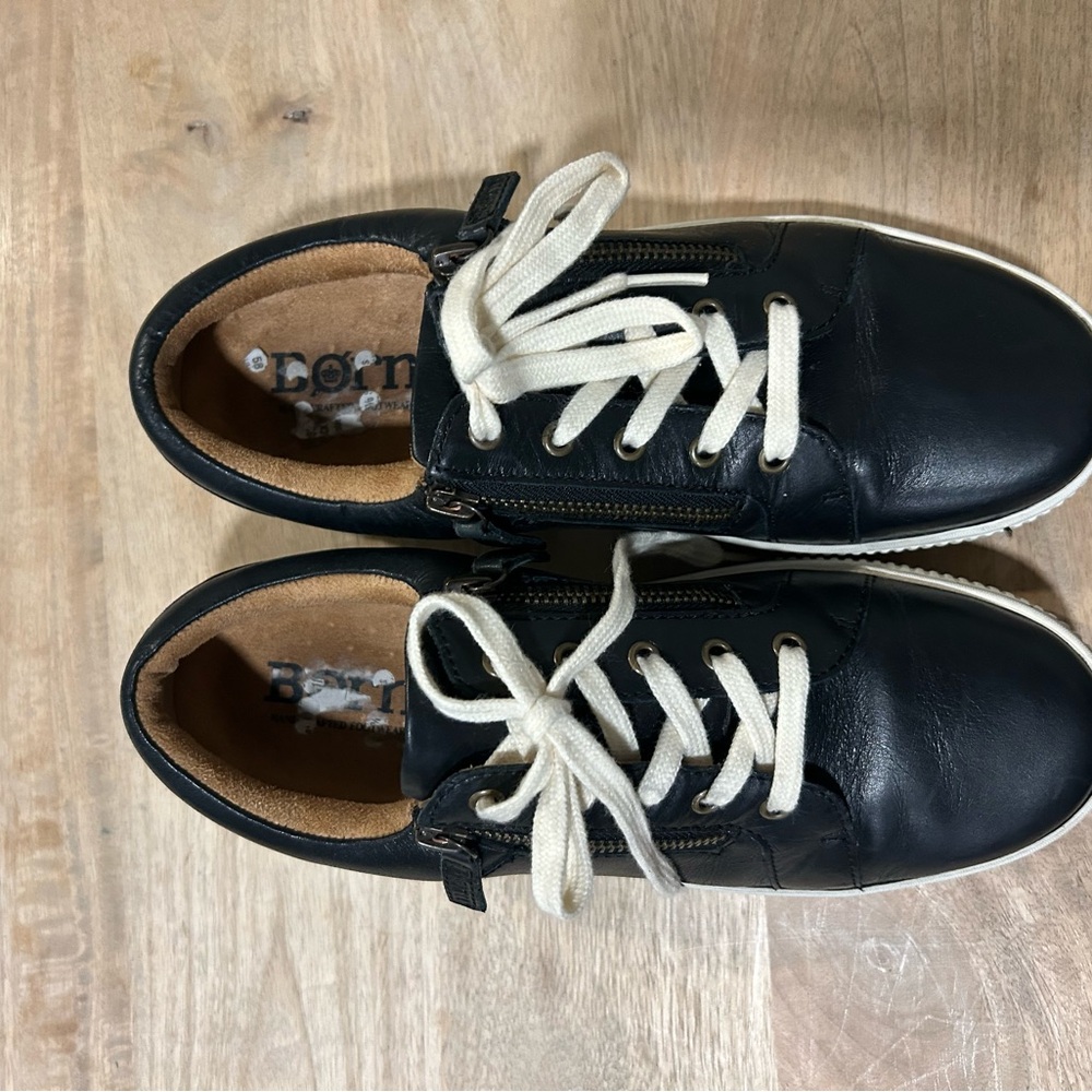 Born | Black Leather Sneakers | Zipper Accents | Women’s 10M - Picture 2 of 4